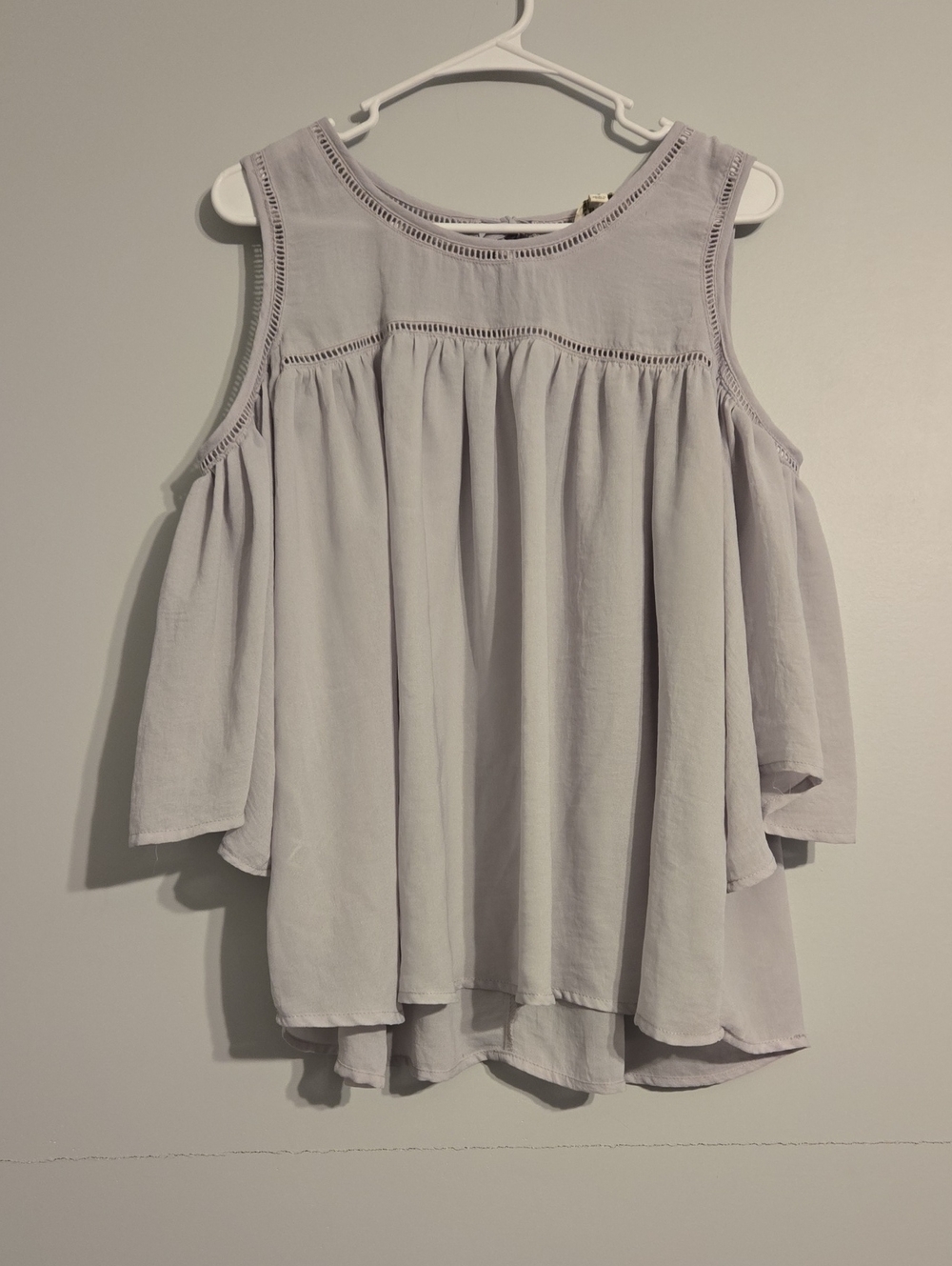 Umgee Light Grey Cold-Shoulder Flowy Women's Top, Small